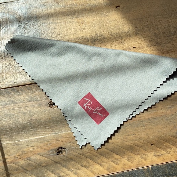 Ray-Ban Round Metal Sunglasses - Picture 6 of 11